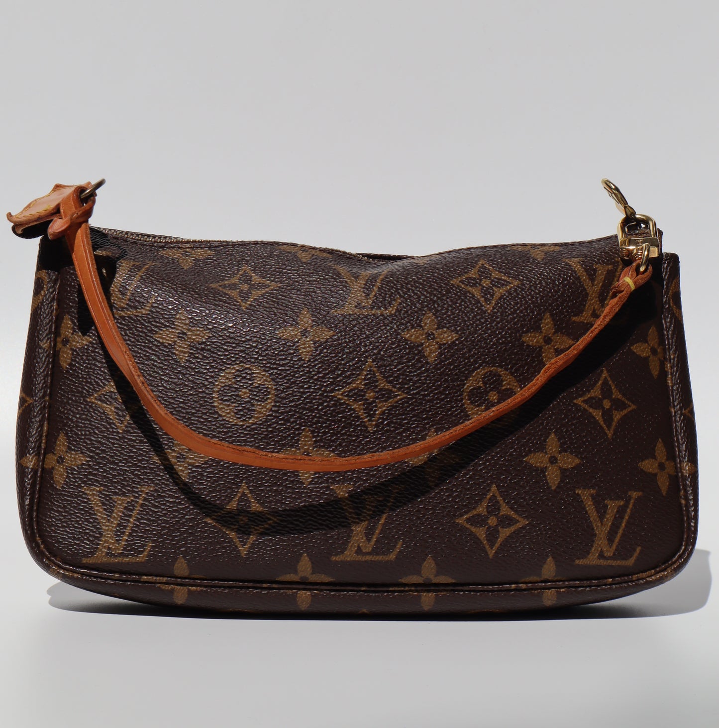 Monogram Pochette